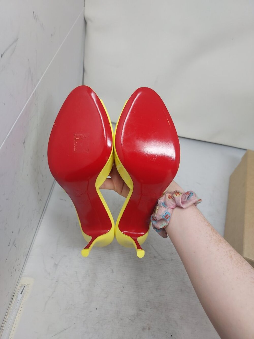 CHRISTIAN LOUBOUTIN Me Dolly Patent Yellow Heel Sandal - Picture 2 of 12